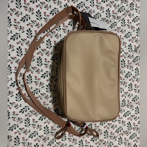 Tommy Hilfiger Elegant Tan Crossbody Bag - Picture 3 of 4